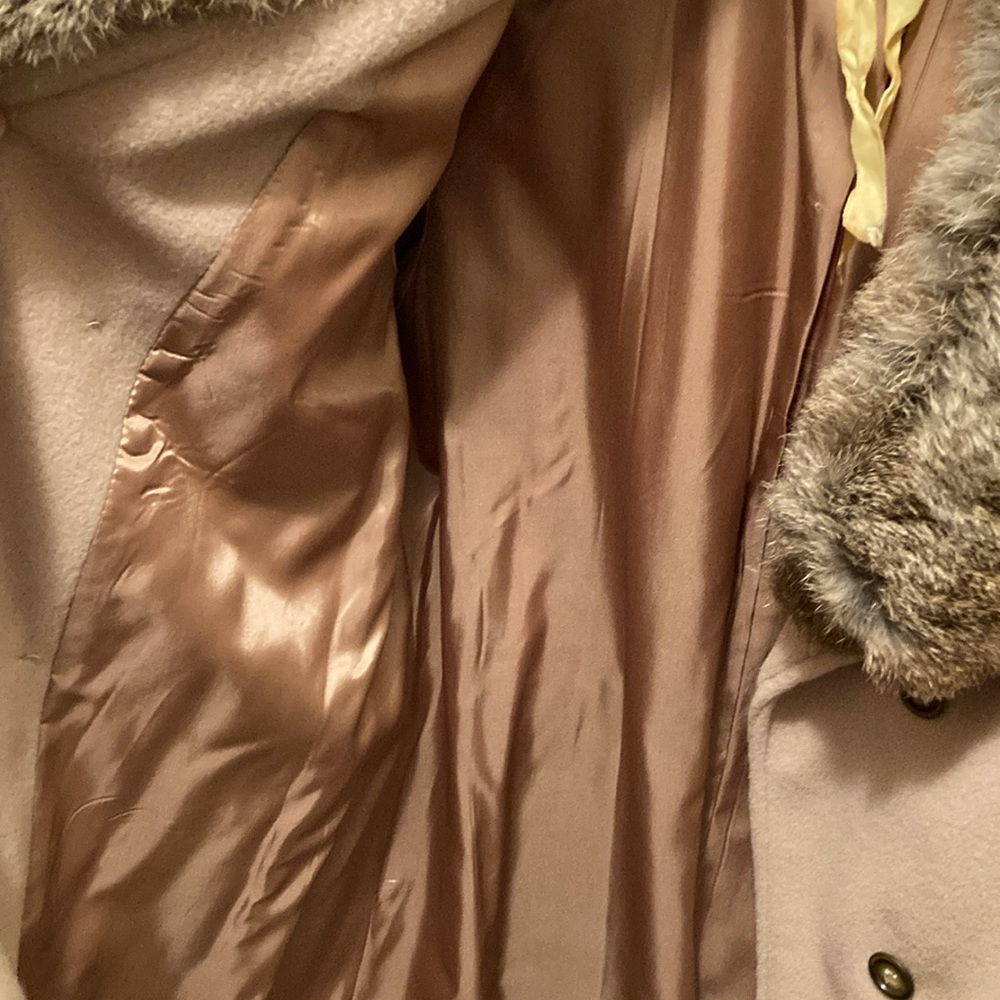 Ladies trench coat w rabbit fur size 16 - Picture 6 of 7